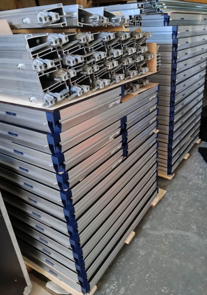 podesty sceniczne Nivtec - wynajem w Krakowie